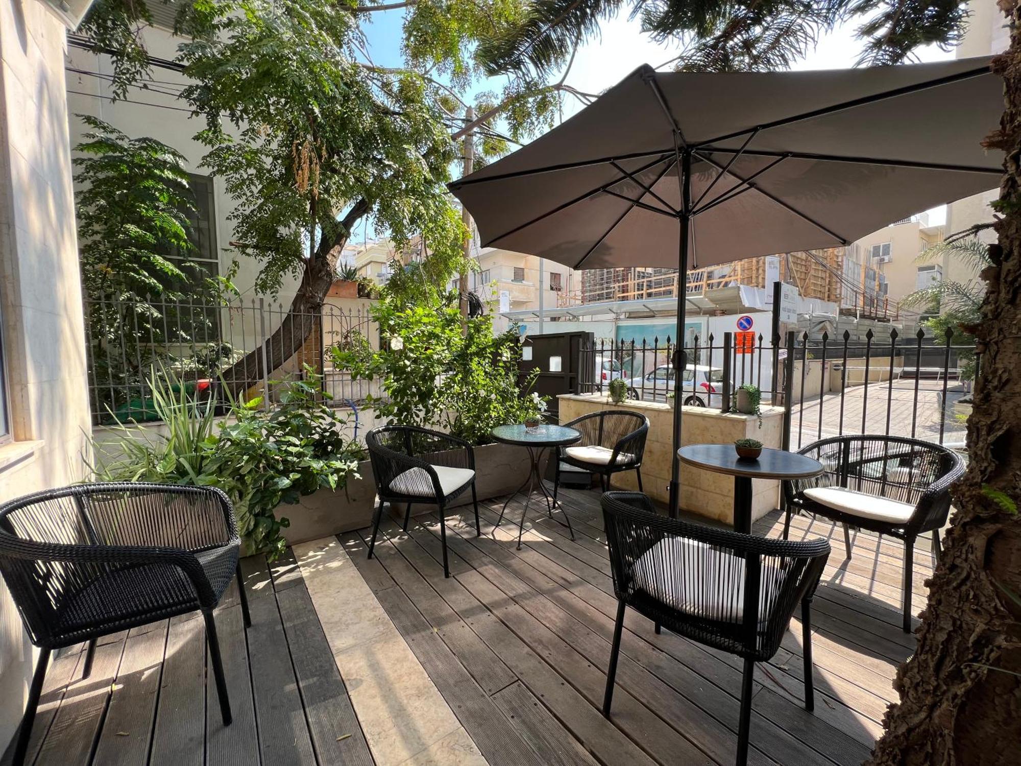 Beer Garden Hotel Tel Aviv Exteriör bild